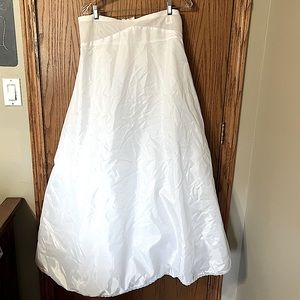 Vintage Sweetheart Slip. White with layered tulle. Size 18 fits like a 12-14